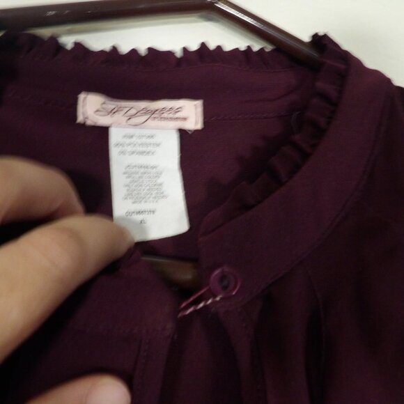 Six Degrees Of Separation Maroon Ruffled Front Slinky Top Sz XL - Picture 4 of 5